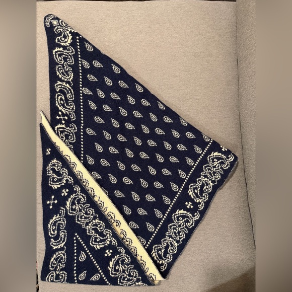 GUEST IN RESIDENCE The Wild Rag - Picture 5 of 6